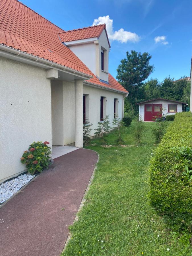 Aux Charmes Bed & Breakfast Isques Dış mekan fotoğraf