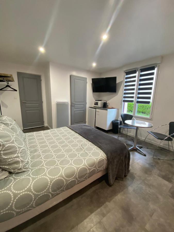 Aux Charmes Bed & Breakfast Isques Dış mekan fotoğraf