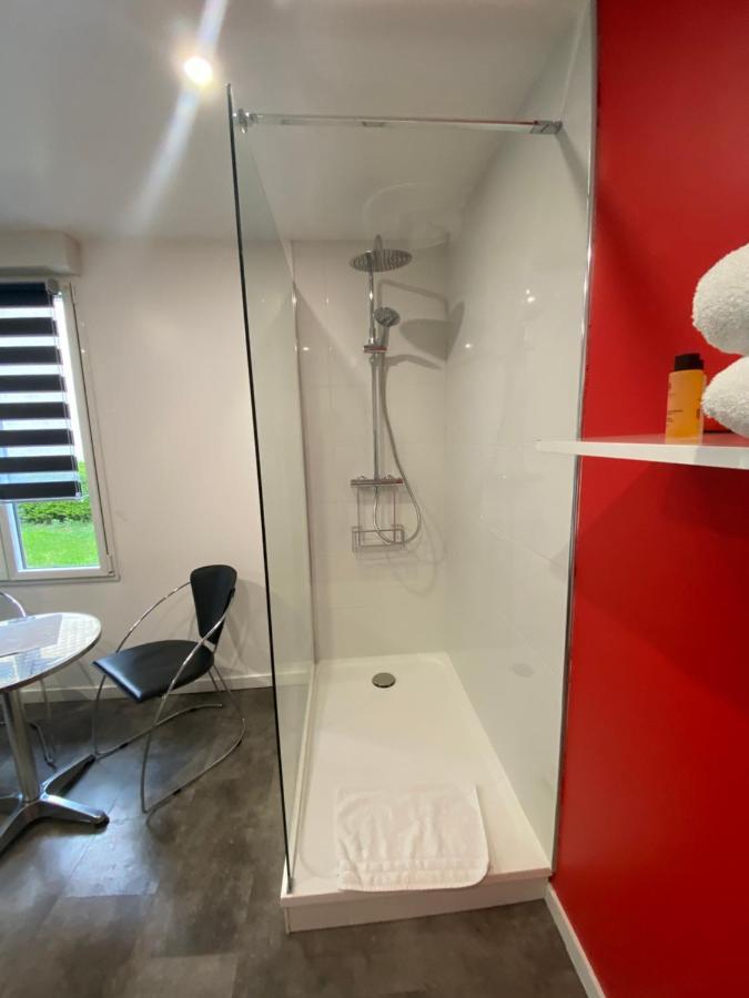 Aux Charmes Bed & Breakfast Isques Dış mekan fotoğraf