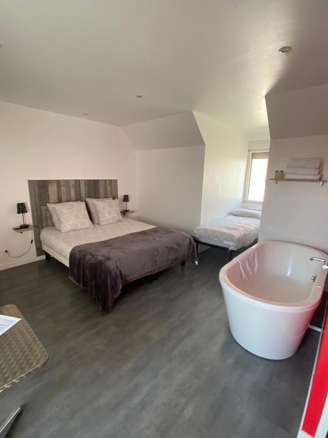 Aux Charmes Bed & Breakfast Isques Dış mekan fotoğraf