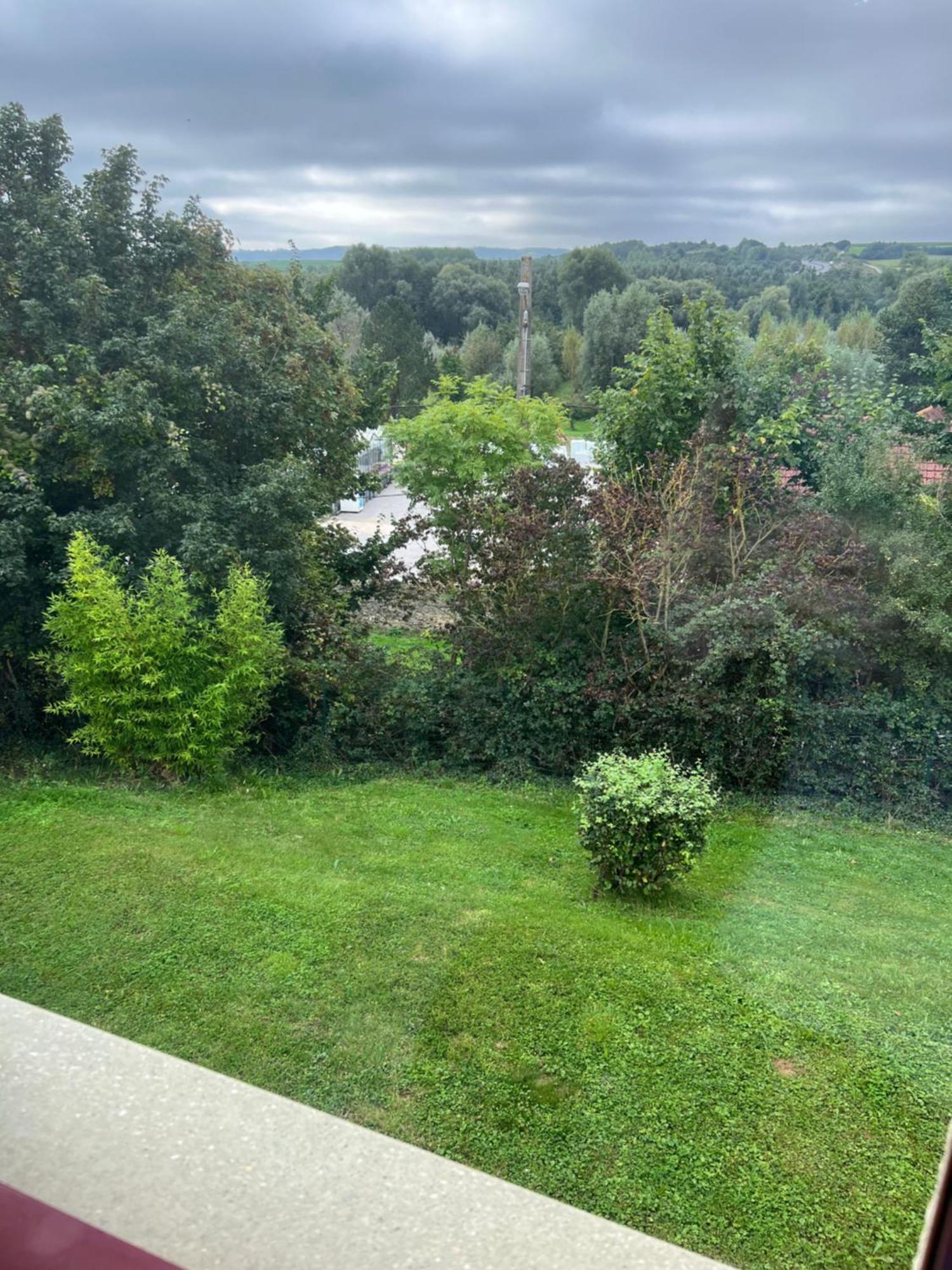 Aux Charmes Bed & Breakfast Isques Dış mekan fotoğraf