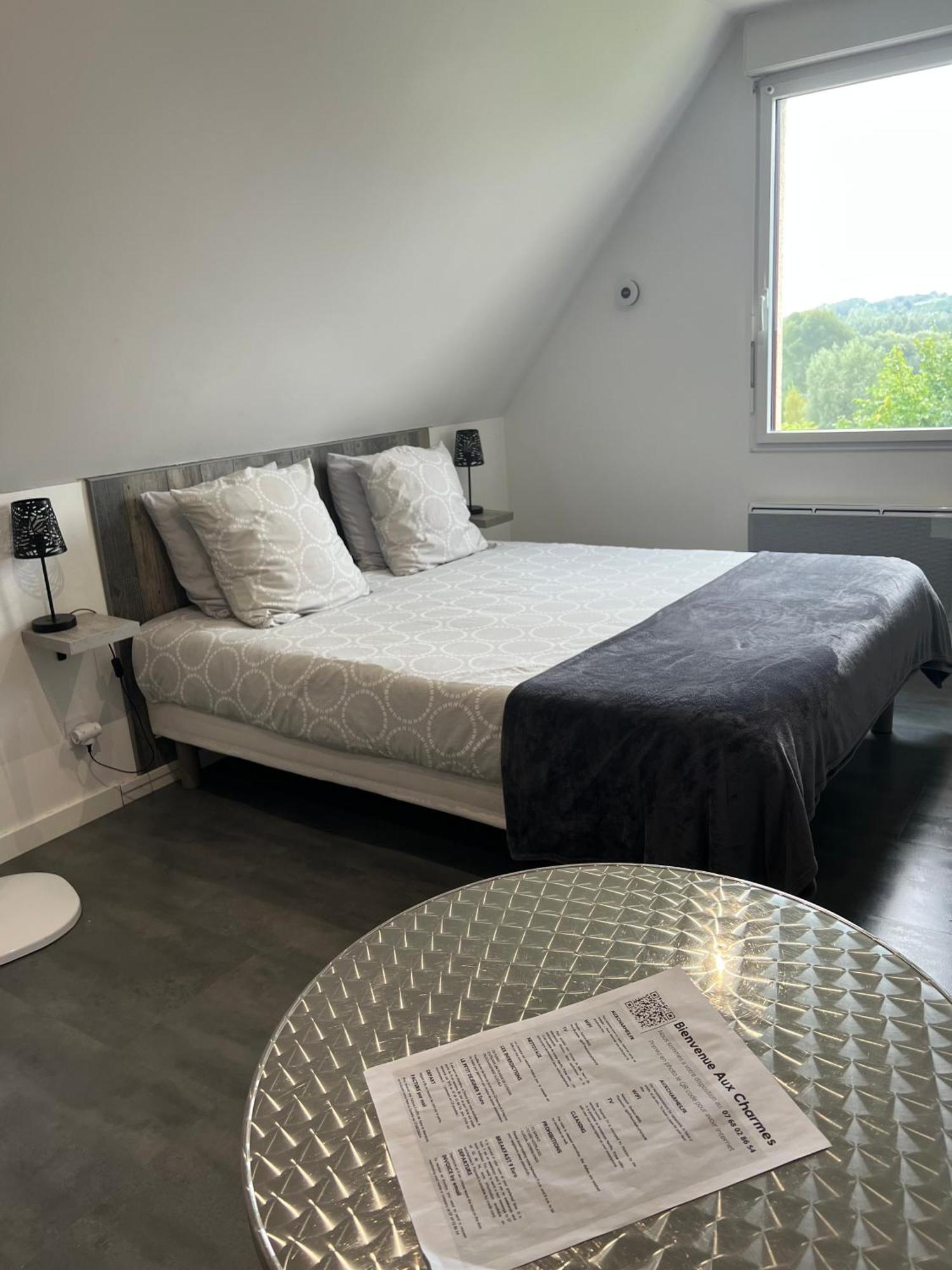Aux Charmes Bed & Breakfast Isques Dış mekan fotoğraf